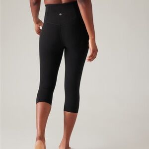 Athleta Elation Crop High-Rise Capri Black Leggings